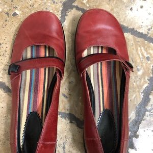 Clark’s black and red leather baby doll flats